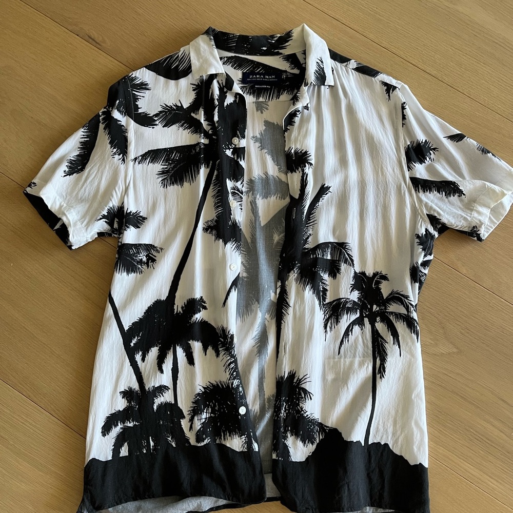 Zara Man size S Black and White Palm Tree Button Down Resort Shirt